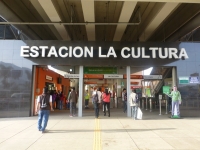 Estaci｢n La Cultura. Tren elＤtrico. Lima-Per｣.JPG